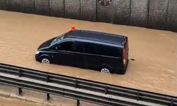 Alanya sular altında: Mahsur kalan 8 kişi kurtarıldı