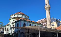 Fırtına ve şimşek, caminin elektrik tesisatına zarar verdi