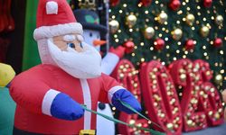 Yılbaşı kutlamalarının vazgeçilmezi 'yapay çam ağacı'