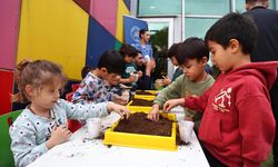 Minikler 'Bir Saksı Bir Umut' projesiyle toprakla buluştu