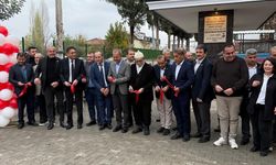Antalya'da muhtar, okuduğu okulun yıkılan çeşmesini yeniledi