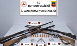 Ruhsatsız silahlar ele geçirildi