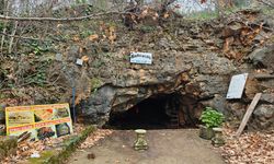 Antalya'daki Karataş Mağarası'nda tekno parti