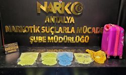 Antalya'da 15 bin adet ecstasy ile yakalanan 2 şüpheli tutuklandı