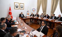 Antalya'da aşırı yağışlara karşı tüm kurum ve kuruluşlar teyakkuzda