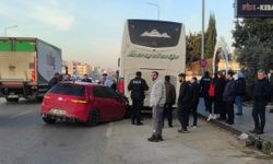Antalya'da yolcu otobüsü otomobille çarpıştı