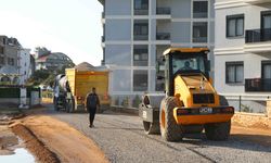 Antalya'nın Oba ve Çıplaklı'da asfalt çalışması