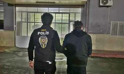 Aranan 2 hükümlüyü polis yakaladı