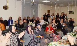 Huzurevinde türkü konseri