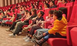 Kepez Kent Tiyatrosu, 2026 yılının ilk çocuk oyununu sahneledi