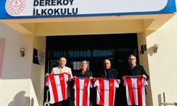 Öğrencilere Antalyaspor forması hediyesi