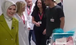 Bakan Göktaş'tan doğum yapan annelere 'yeni yıl' ziyareti