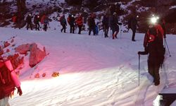 Kamp için çıktıkları dağda mahsur kalan 24 kişi kurtarıldı