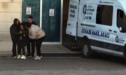 Refüje çarpan motosikletin sürücüsü öldü