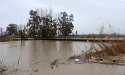 Antalya'da sel: Yollar göle döndü