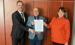 Başkan Yenialp mazbatasını aldı