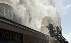 Alışveriş merkezinde çıkan yangın, söndürüldü