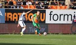 Alanyaspor sahasında Başakşehir FK'ya 1-2 yenildi