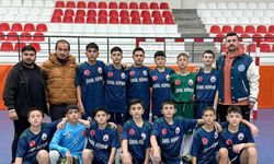 Şehit Ahmet Sarıdaş Ortaokulu futsal şampiyonu
