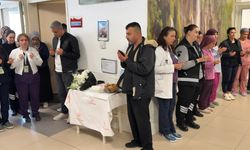 Kalp krizinden ölen sağlık çalışanı için hastanede tören