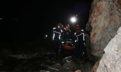 Alanya'da kayalıklardan düşüp yaralandı