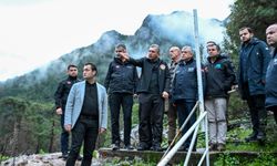 Vali Şahin Alanya’da taşkın bölgelerinde incelemelerde bulundu