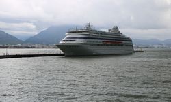 Alanya'ya yılın ilk kruvaziyeri demirledi
