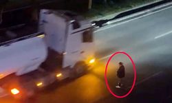 Yol ortasında bekledi, sürücülere zor anlar yaşattı