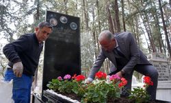 Bayram öncesi mezarlara 'görüntülü ziyaret'