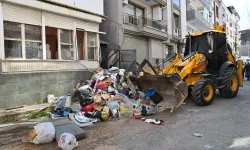 Çöp ev temizlendi.. 15 kamyon atık çıkarıldı