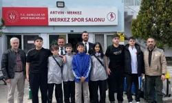 Taekwondocular madalya için Antalya'ya gitti