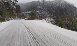 Alanya yaylalarında kar yağışı başladı