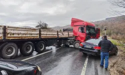 Yağışlı hava kaza getirdi!