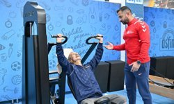 12 torunlu spor tutkunu 'Süper Dede' gençlere taş çıkartıyor