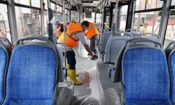 Antalya Büyükşehir toplu ulaşım araçlarını temizliyor