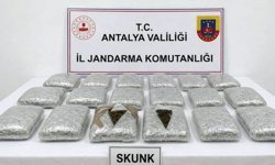 Antalya'da araçta 30 kilogram uyuşturucu