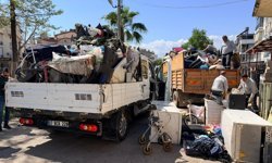 Aynı evden 3 yılda 20 kamyon çöp çıkarıldı