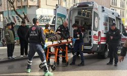 Otomobille çarpışan elektrikli bisiklet sürücüsü yaralandı