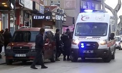 Yaya geçidinde motosiklet çarptı: 1 yaralı