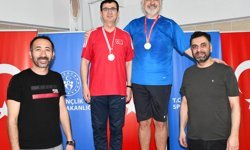 Yüzme müsabakaları yapıldı