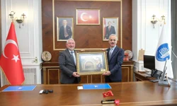 Bakan Uraloğlu Çorum Belediyesi'ni ziyaret etti