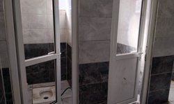 Cami tuvaleti tahrip edildi