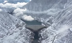 DSİ: Deriner Barajı 2025'te rekor elektrik üretti