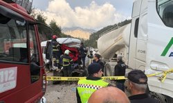 Minibüs ile beton mikseri çarpıştı: Ölen 7 kişinin cenazeleri alındı