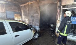 Antalya'da tamirhanede yangını: 4 motosiklet ve 1 otomobil zarar gördü