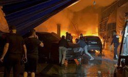 Antalya'da tamirhanede yangın: 5 araç yandı