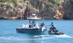 Antalya'da deniz polisi 24 saat görev başında