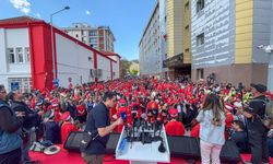 AK Parti'ye geçen Burcu Köksal'a, Afyonkarahisar Belediyesi önünde mehterli karşılama