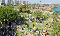 Antalya'da 130 bin çiçekle renkli rekabet