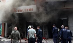 Mobilya deposunda korkutan yangın